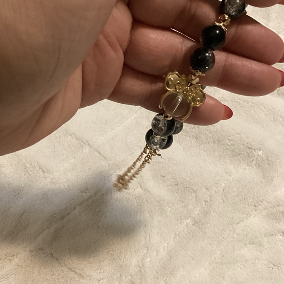 Elegant Black and Gold Beaded Bracelet - Picture 7 of 7